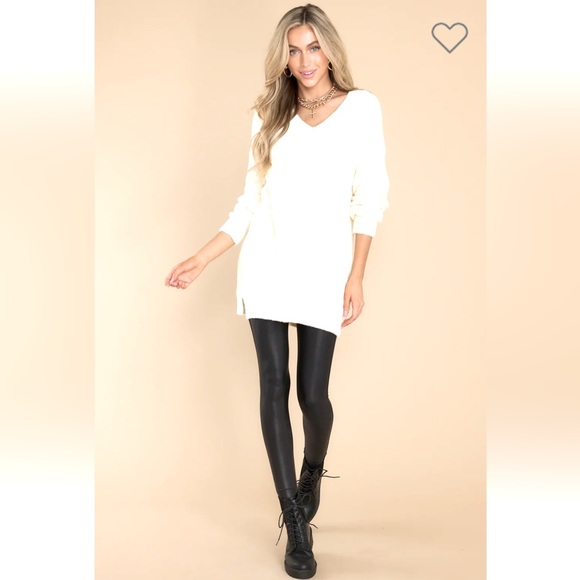 Red Dress Fable Ivory White Any Day Now V Neck Super Soft Sweater - Picture 5 of 14